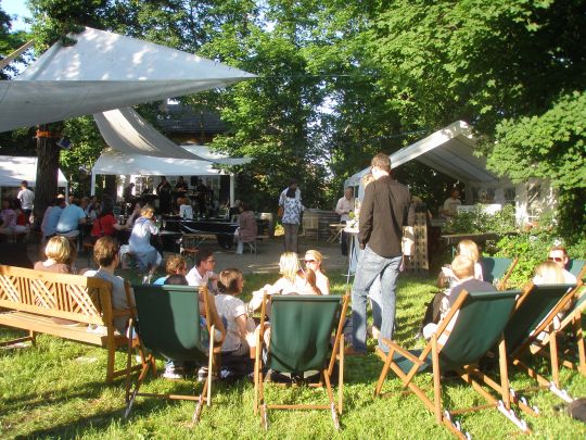 Pfingstfest im historischen Park