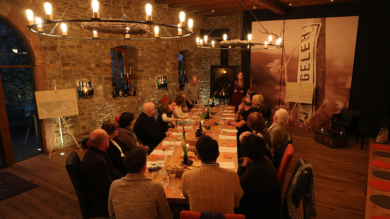 Die historische Kelterhalle im Weingut Wegeler