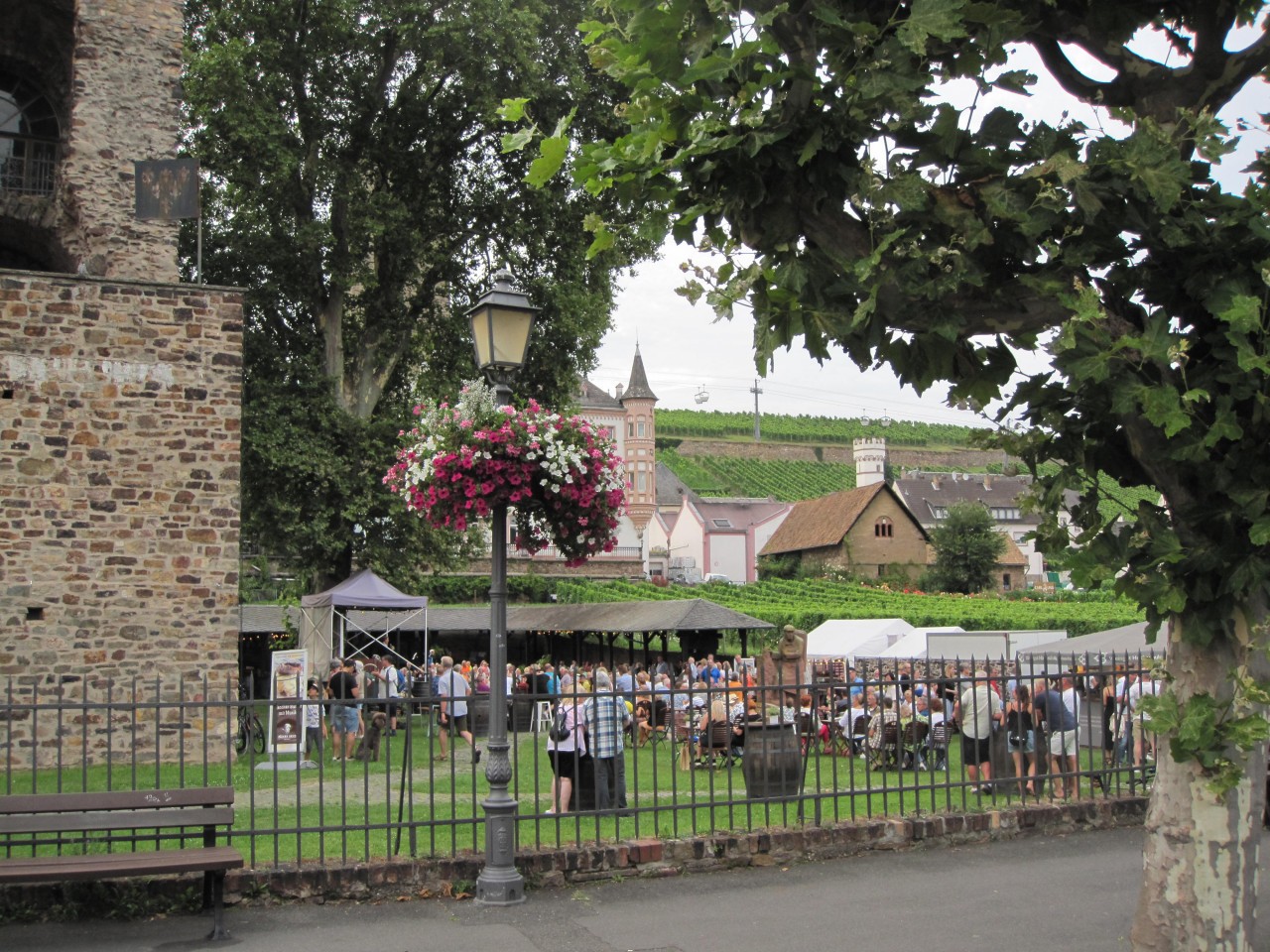 Die Brömserburg an der Rheinstraße in Rüdesheim am Rhein