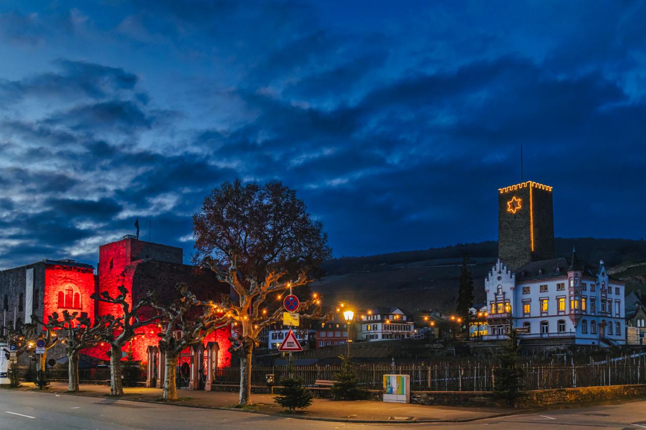 Die Boosenburg in Rüdesheim am Abend