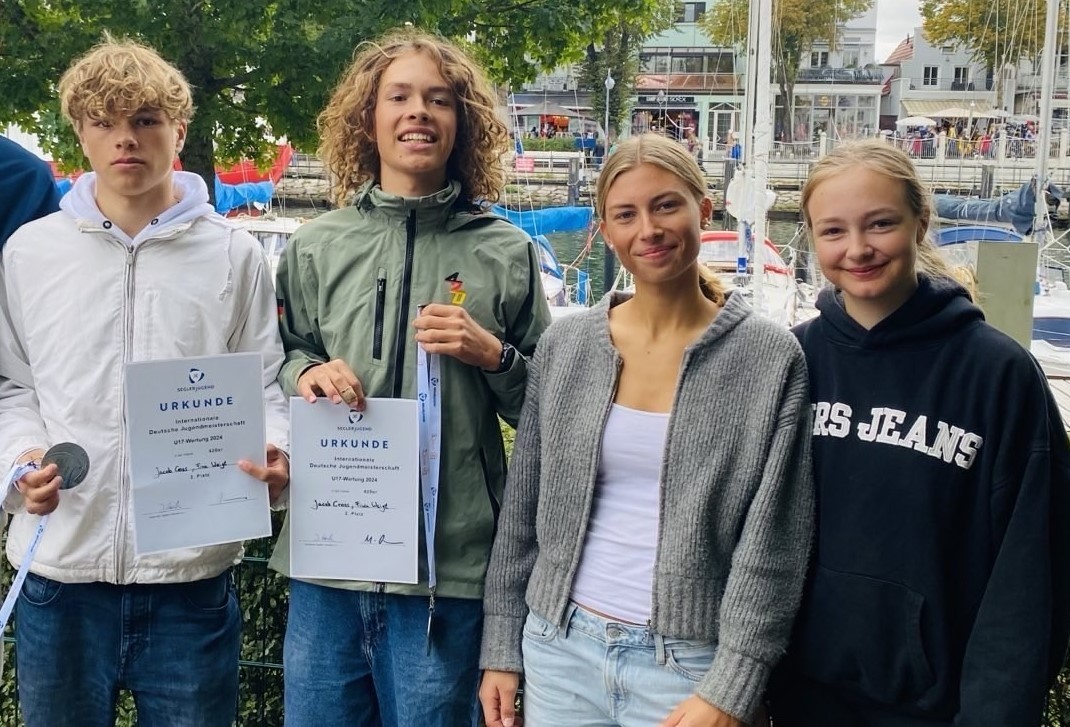 Die beiden Teams aus Walluf, von rechts: Johanna Akerson, Lisa Raab, Jacob Cross, Finn Weigt