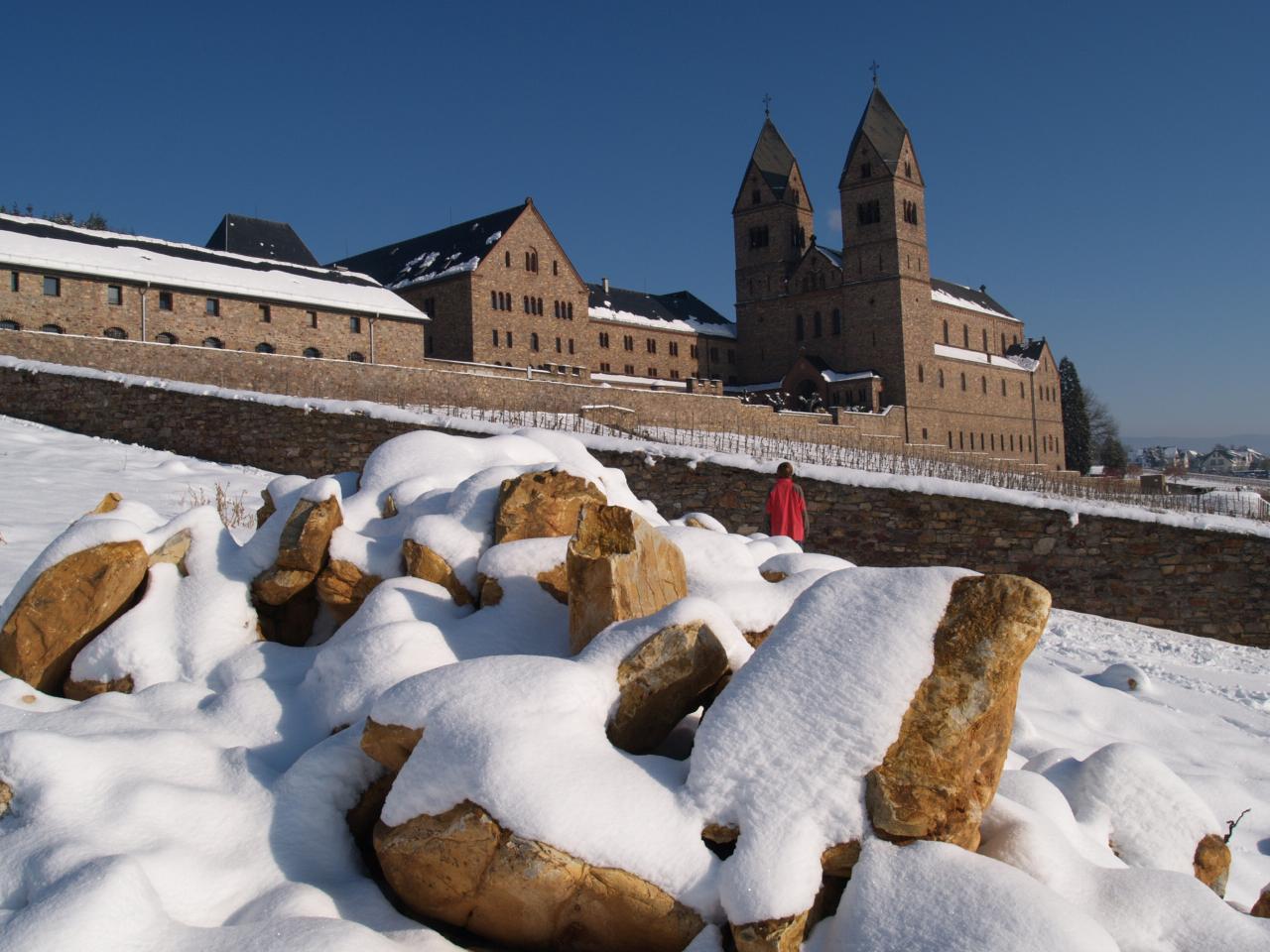 Abtei St. Hildegard bei Eibingen im Schnee