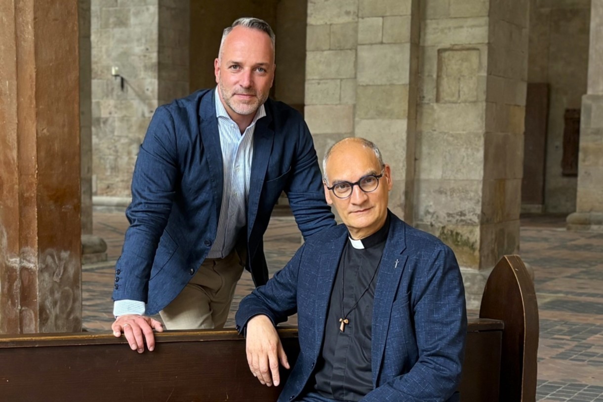 Klosterführung mit Julius Wagner (links) und Dr. Robert Nandkisore (rechts)