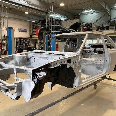 Mazda 323 BG GTR Restauration - Bereit für die Lackierung in Herstellerwagenfarbe.